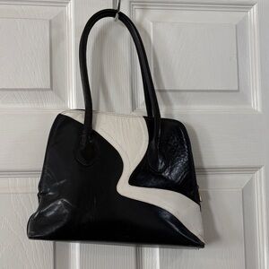Stylish Black and White Shoulder Bag